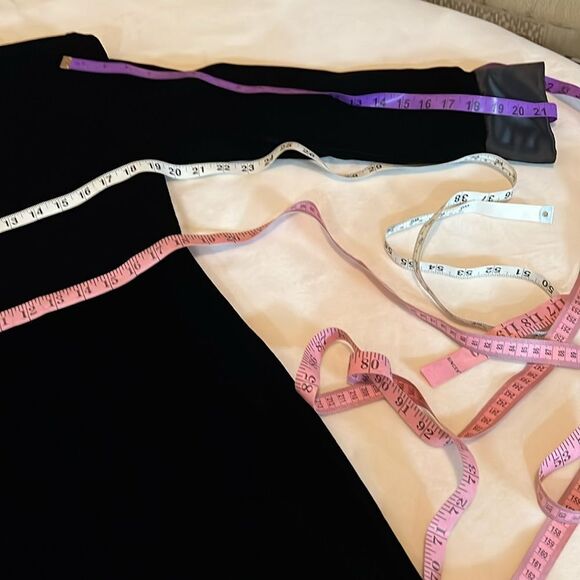 Morton Myles Black Velvet Dress Sz 12 Scoop Neck Long Sleeve Gold Diamond Button - Picture 11 of 11